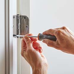 door-hinge-installation-250